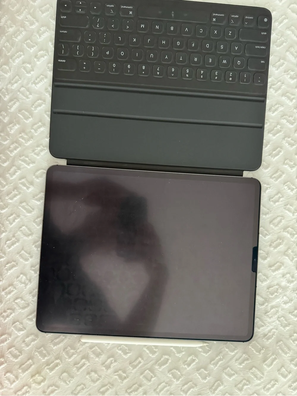 Ipad 11 Pro with intelligent case and apple pen - Black - Apple